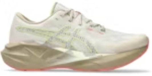 Women Sneakers Novablast 5 TR Nature Bathing Guava Takkies On Sale