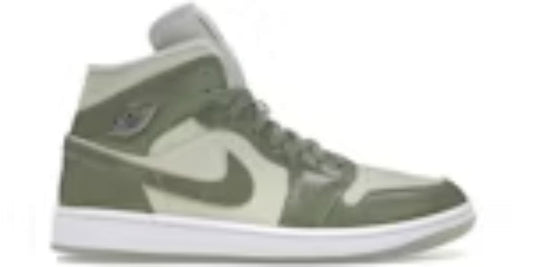 Soccer Takkies 1 Mid SE Black Metallic Reimagined Shoes