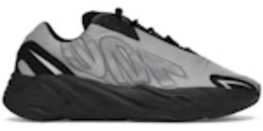 Shoes Takkies Yz Bst 700 MNVN Metallic Sneakers